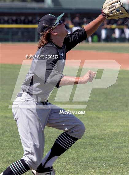 Thumbnail 1 in South Hills vs Bonita photogallery.