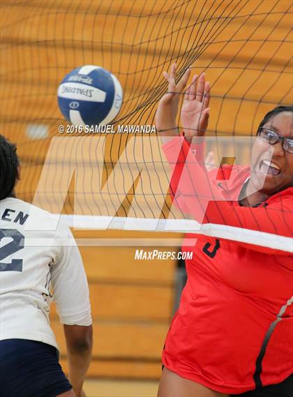 Thumbnail 1 in Chatsworth vs Taft photogallery.