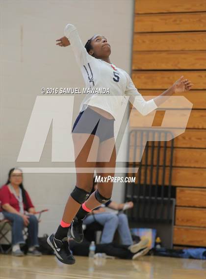 Thumbnail 2 in Chatsworth vs Taft photogallery.
