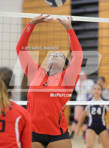 Thumbnail 2 in Chatsworth vs Taft photogallery.