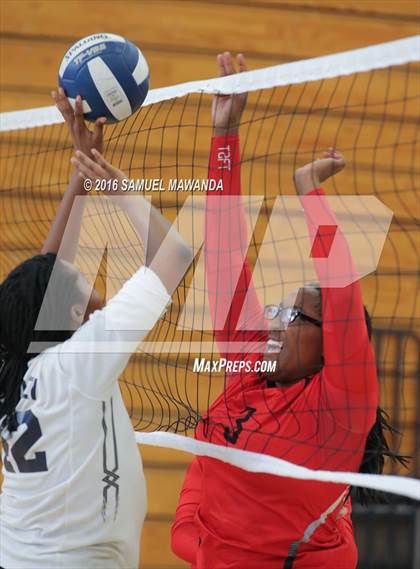 Thumbnail 3 in Chatsworth vs Taft photogallery.