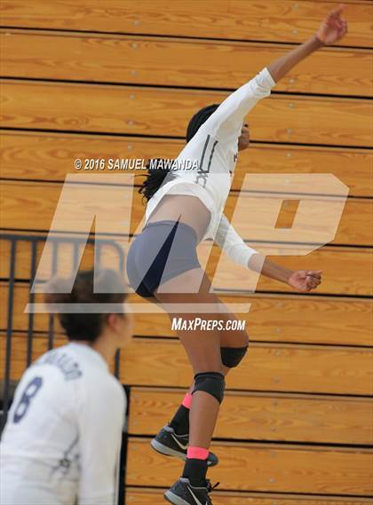Thumbnail 1 in Chatsworth vs Taft photogallery.