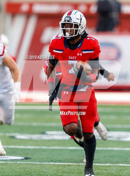 Thumbnail 3 in East vs. American Fork (UHSAA 6A Semifinal) photogallery.