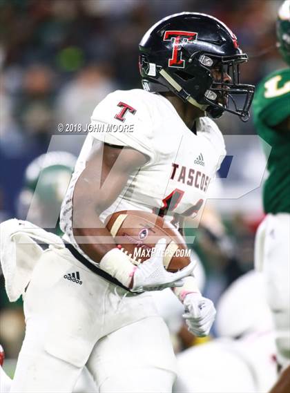 Thumbnail 2 in Longview vs. Tascosa (UIL 6A Semifinal) photogallery.