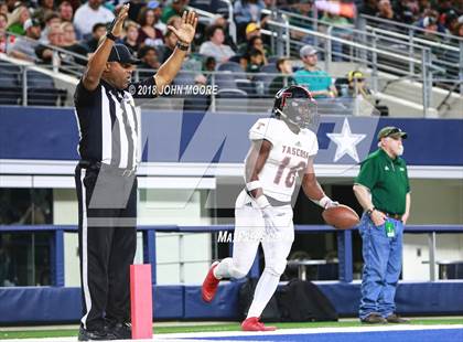 Thumbnail 3 in Longview vs. Tascosa (UIL 6A Semifinal) photogallery.
