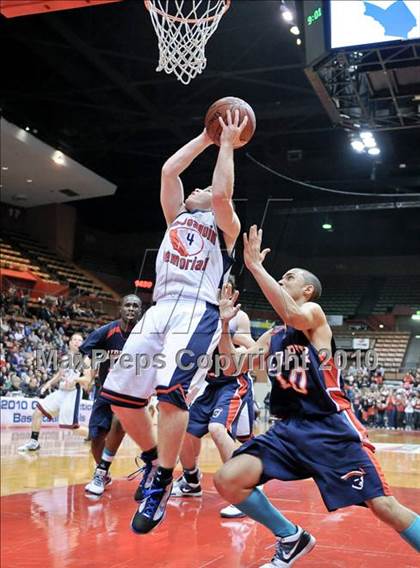 Thumbnail 2 in San Joaquin Memorial vs. Liberty (CIF CS D2 Final) photogallery.