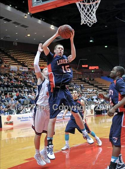Thumbnail 2 in San Joaquin Memorial vs. Liberty (CIF CS D2 Final) photogallery.