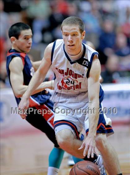 Thumbnail 3 in San Joaquin Memorial vs. Liberty (CIF CS D2 Final) photogallery.