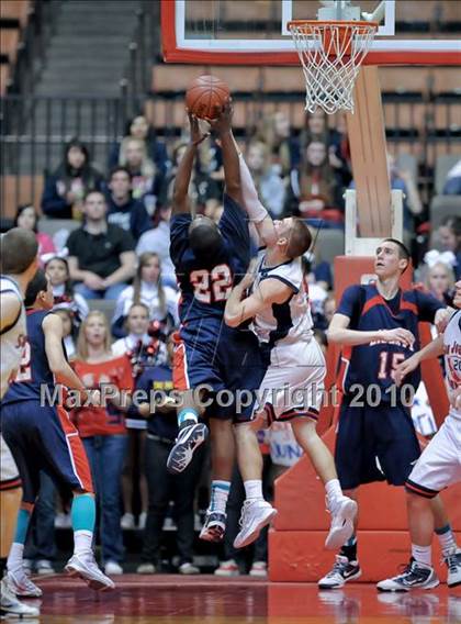 Thumbnail 3 in San Joaquin Memorial vs. Liberty (CIF CS D2 Final) photogallery.