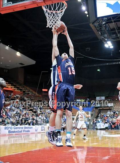 Thumbnail 3 in San Joaquin Memorial vs. Liberty (CIF CS D2 Final) photogallery.