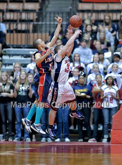Thumbnail 1 in San Joaquin Memorial vs. Liberty (CIF CS D2 Final) photogallery.