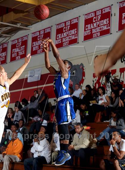 Thumbnail 3 in Ventura vs Price (Rose City Roundball Classic) photogallery.