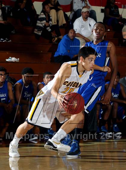 Thumbnail 2 in Ventura vs Price (Rose City Roundball Classic) photogallery.