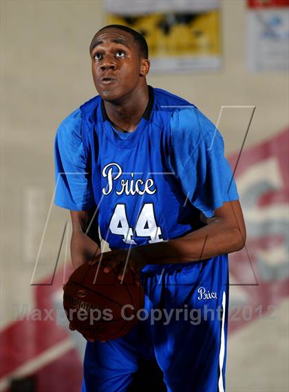 Thumbnail 1 in Ventura vs Price (Rose City Roundball Classic) photogallery.