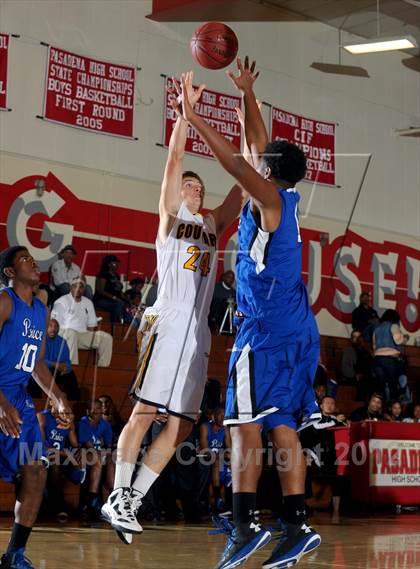 Thumbnail 1 in Ventura vs Price (Rose City Roundball Classic) photogallery.