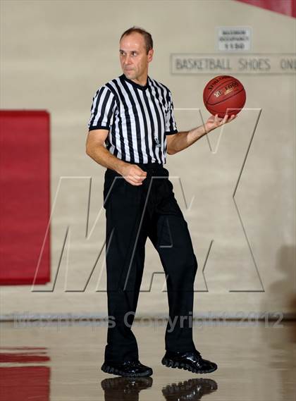 Thumbnail 1 in Ventura vs Price (Rose City Roundball Classic) photogallery.