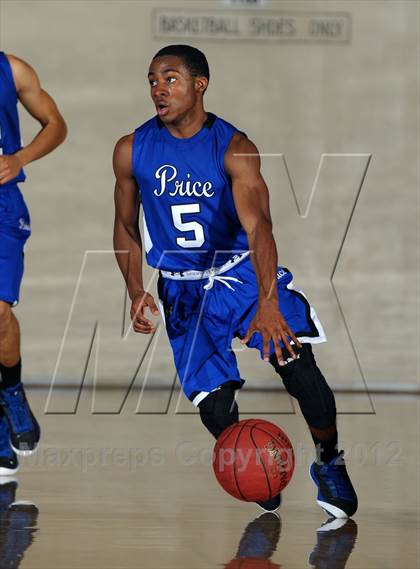 Thumbnail 3 in Ventura vs Price (Rose City Roundball Classic) photogallery.