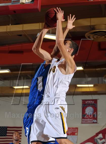 Thumbnail 1 in Ventura vs Price (Rose City Roundball Classic) photogallery.
