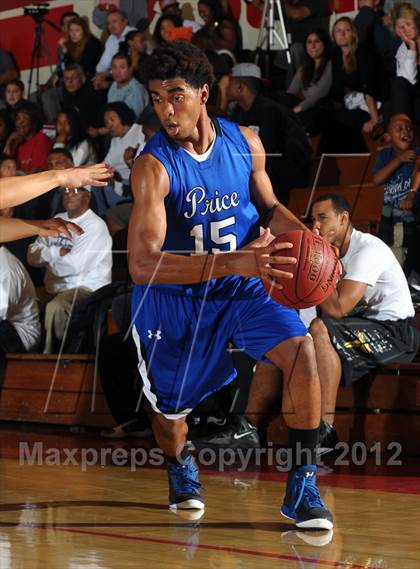 Thumbnail 2 in Ventura vs Price (Rose City Roundball Classic) photogallery.