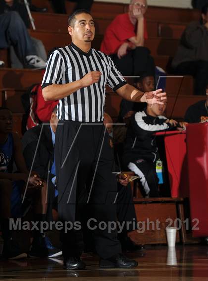 Thumbnail 1 in Ventura vs Price (Rose City Roundball Classic) photogallery.