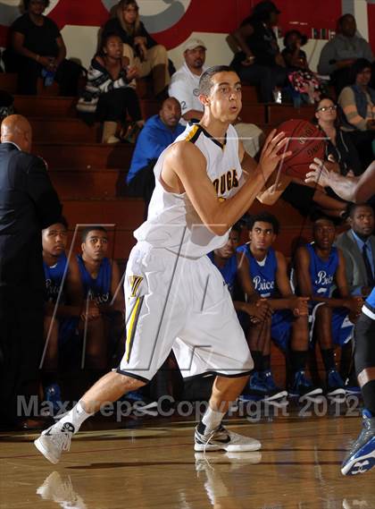 Thumbnail 1 in Ventura vs Price (Rose City Roundball Classic) photogallery.