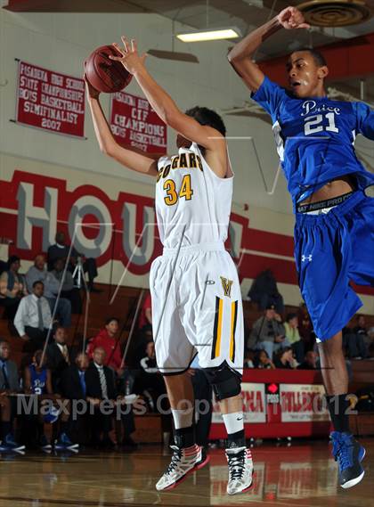 Thumbnail 1 in Ventura vs Price (Rose City Roundball Classic) photogallery.