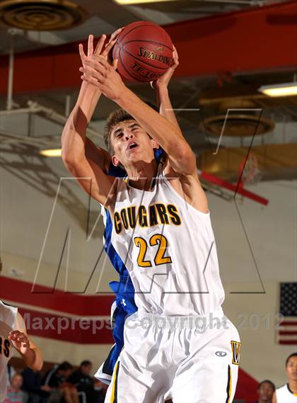 Thumbnail 2 in Ventura vs Price (Rose City Roundball Classic) photogallery.
