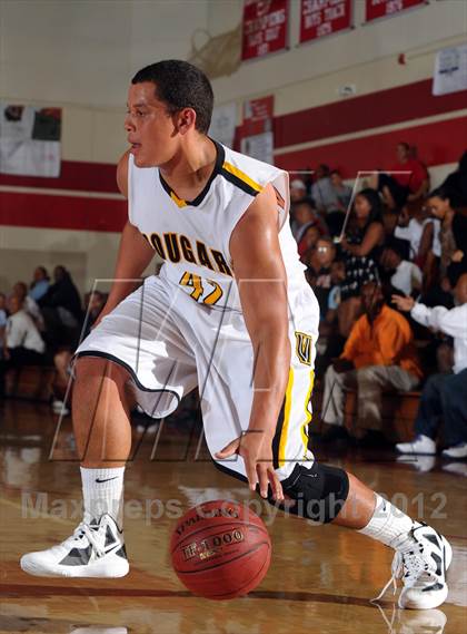 Thumbnail 3 in Ventura vs Price (Rose City Roundball Classic) photogallery.