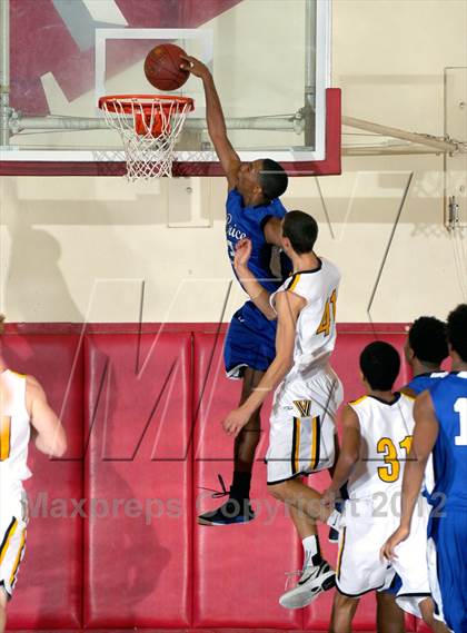 Thumbnail 2 in Ventura vs Price (Rose City Roundball Classic) photogallery.