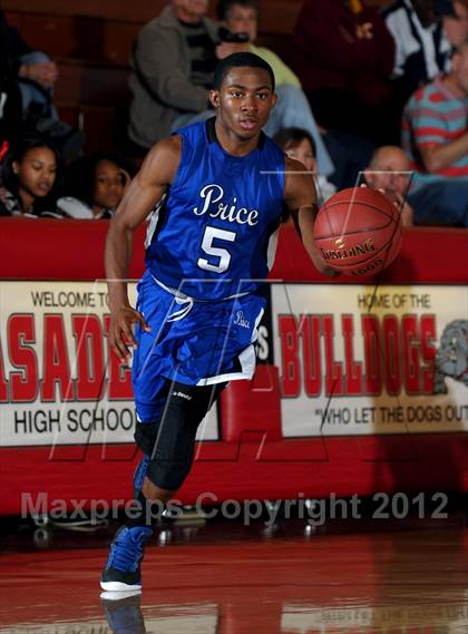 Thumbnail 2 in Ventura vs Price (Rose City Roundball Classic) photogallery.