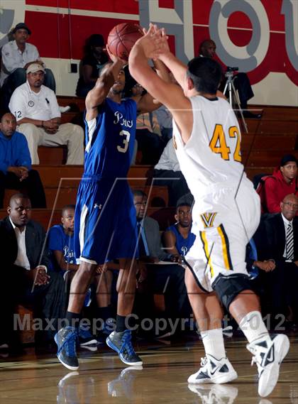 Thumbnail 3 in Ventura vs Price (Rose City Roundball Classic) photogallery.