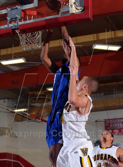 Thumbnail 2 in Ventura vs Price (Rose City Roundball Classic) photogallery.