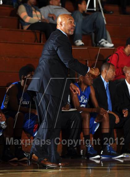 Thumbnail 2 in Ventura vs Price (Rose City Roundball Classic) photogallery.