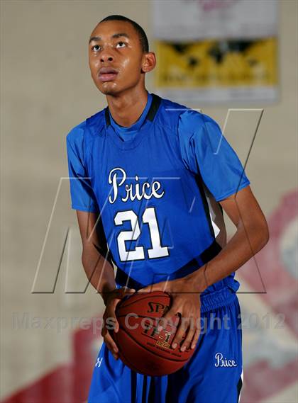 Thumbnail 3 in Ventura vs Price (Rose City Roundball Classic) photogallery.