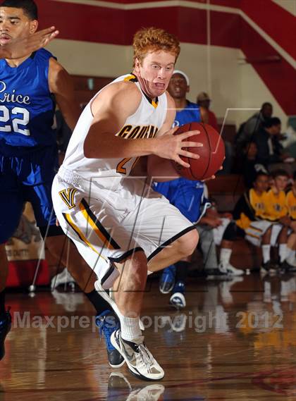 Thumbnail 3 in Ventura vs Price (Rose City Roundball Classic) photogallery.