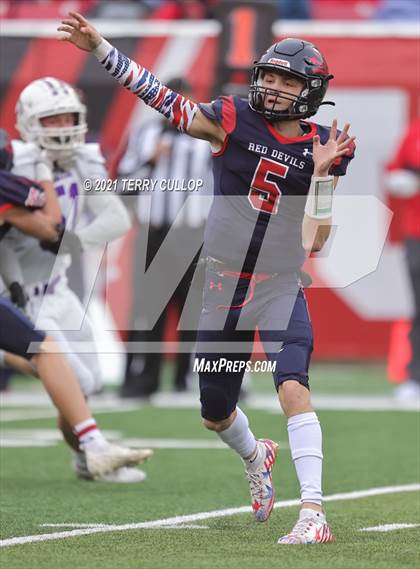 Thumbnail 1 in Lehi vs. Springville (UHSAA 5A Final) photogallery.