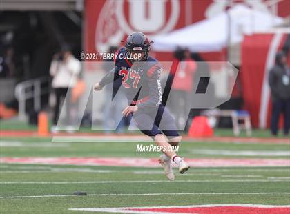 Thumbnail 3 in Lehi vs. Springville (UHSAA 5A Final) photogallery.