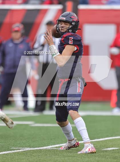 Thumbnail 3 in Lehi vs. Springville (UHSAA 5A Final) photogallery.