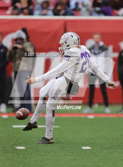 Thumbnail 3 in Lehi vs. Springville (UHSAA 5A Final) photogallery.
