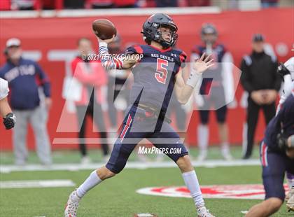 Thumbnail 2 in Lehi vs. Springville (UHSAA 5A Final) photogallery.