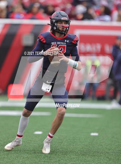 Thumbnail 3 in Lehi vs. Springville (UHSAA 5A Final) photogallery.