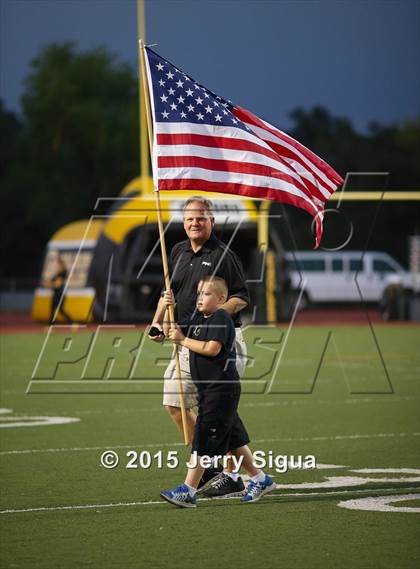 Thumbnail 2 in Bellarmine College Prep @ Del Oro (2015 Honor Bowl) photogallery.