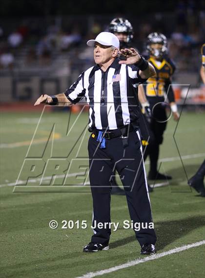 Thumbnail 2 in Bellarmine College Prep @ Del Oro (2015 Honor Bowl) photogallery.