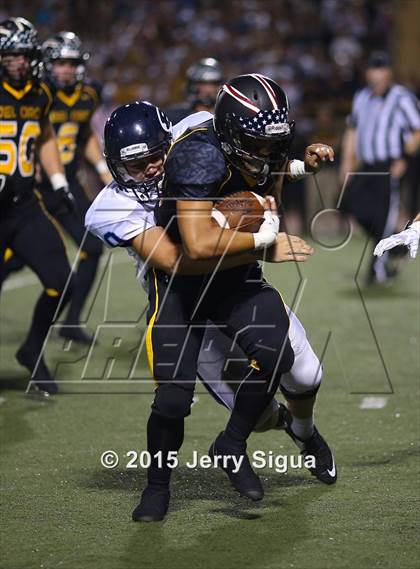 Thumbnail 2 in Bellarmine College Prep @ Del Oro (2015 Honor Bowl) photogallery.