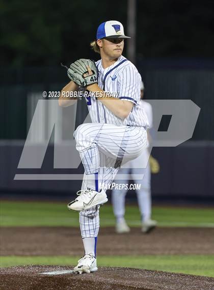Thumbnail 1 in Flower Mound vs. Weatherford (UIL 6A Regional Semifinal Game 1) photogallery.