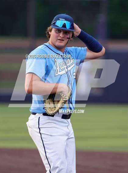 Thumbnail 2 in Flower Mound vs. Weatherford (UIL 6A Regional Semifinal Game 1) photogallery.
