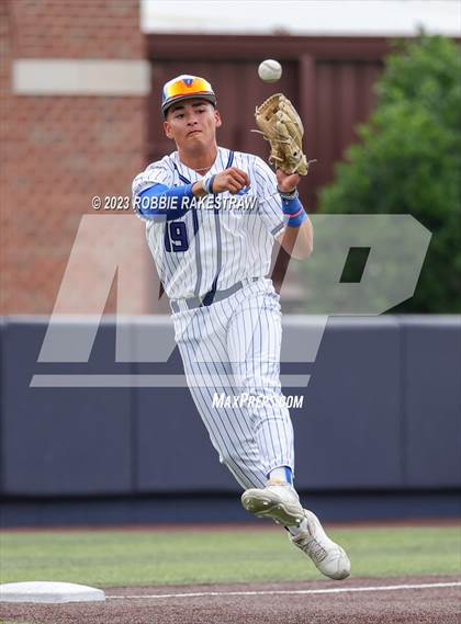 Thumbnail 3 in Flower Mound vs. Weatherford (UIL 6A Regional Semifinal Game 1) photogallery.