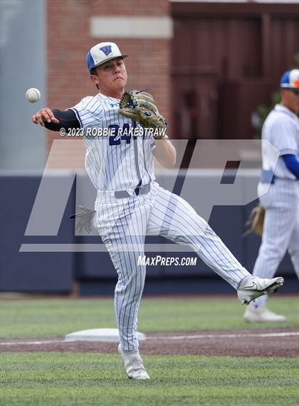 Thumbnail 3 in Flower Mound vs. Weatherford (UIL 6A Regional Semifinal Game 1) photogallery.