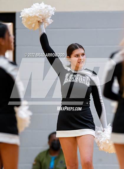 Thumbnail 1 in Oak Grove @ Ledford photogallery.