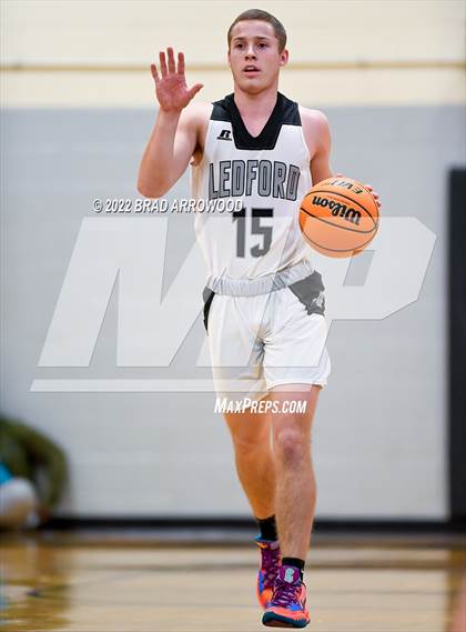Thumbnail 1 in Oak Grove @ Ledford photogallery.